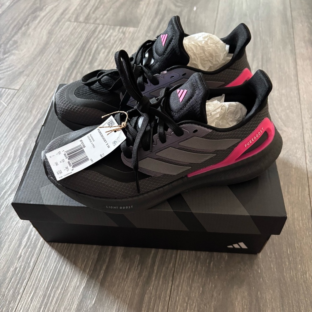 Brand New Adidas Pure Boost Light Boost 5W Running Shoes IF 9198 Women Size 7